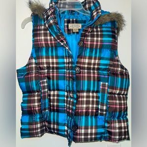 Arizona Size L Blue and plaid design vest with faux fur.  Good used condition.